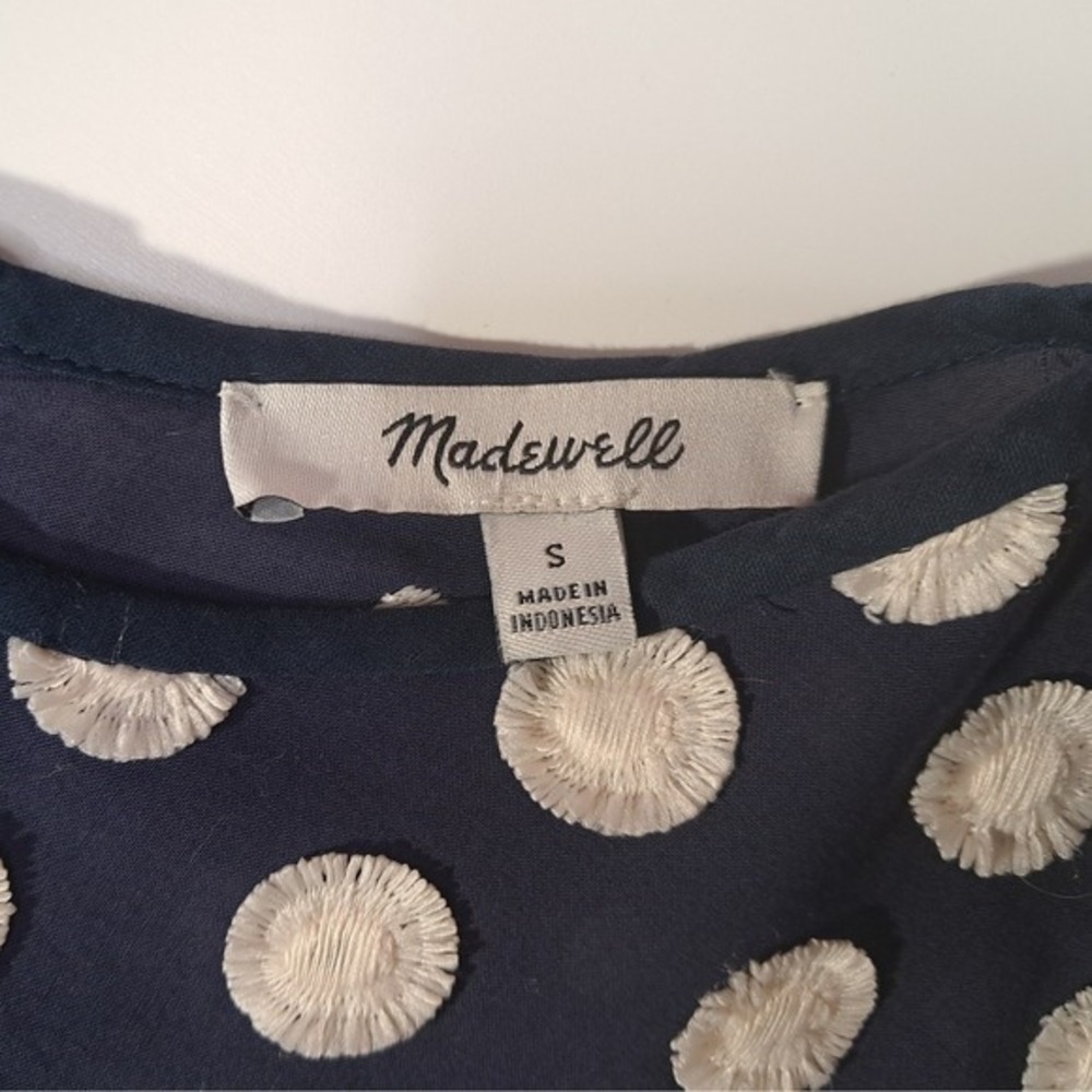Madewell Navy Embroidered Polka Dot Top Size S 100% Cotton - Picture 3 of 6